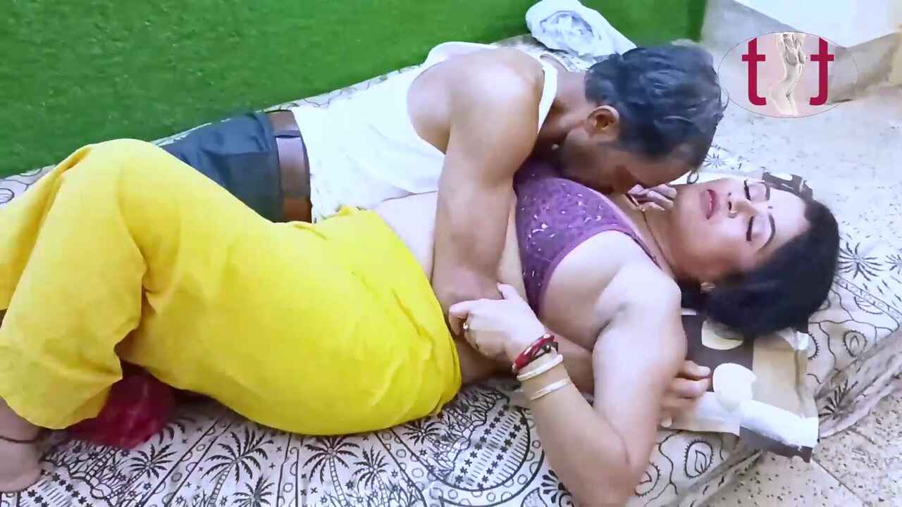 Horny Savita Bhabhi 2024 Pamer Tetek Montok Di Video Xxx Hindi