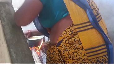 Ibu Rumah Tangga India Bhabhi Lagi Ngocok Sange Di Kamar.