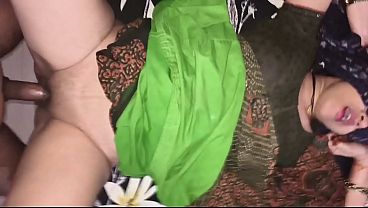 Kakak Tiri Desi Ngewe Brutal Sama Adik Tiri Pas Lagi Berdua Di Rumah, Film Panjang Pake Suara Hindi.