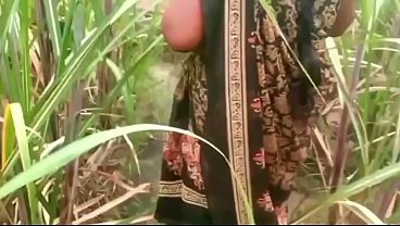 Ibu Tiri Dan Anak Tiri Ngewe Di Luar Rumah Di Desa.