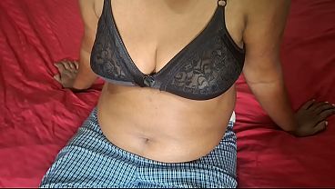 Pembantu Bersihin Kamar, Kakak Lagi Horny, Ranjang Jadi Panas