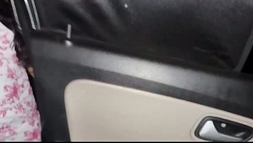 Cewek India Seksi Cantik Dijemput Di Tempat Umum, Suara Hindinya Bikin Ngilu