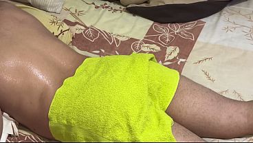 Ibu Mertua Bertubuh Seksi Bantu Mantu, Pijat Berubah Jadi Main-main Panas.