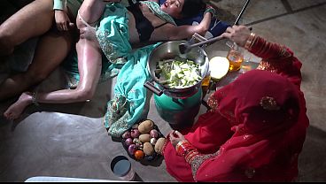 Ibu Tiri Dapur Xxx, Ibu Tiri India, Desi Step Mom Dalam Bahasa Hindi, Desi Step Mom—siap Ngocok Dapur Dengan Lidah Dan Tanganku Yang Basah.