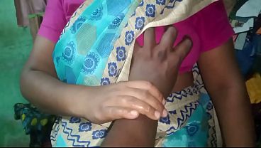Ibu Rumah Tangga Priyanka India, Sangek Banget Mainin Kontol Sendiri Di Kamar.