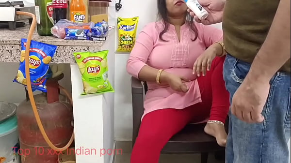 Mumbai Shopkeeper Ngintipin Cewek Miskin, Pinjemin Duit Sambil Col*kan, Audio Hindi Panas.