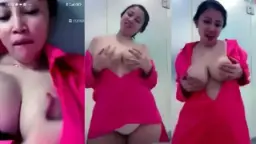 Tante Bunga Lepas Bra, Remas-remas Toket Sambil Desah Panas.