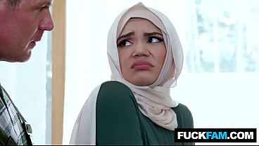 Gila! Cewek Hijab Manis Pertama Kali Ngentot Bareng Tukang Pipa Naudi Nala, Jason Sarcinelli