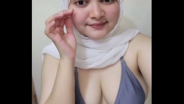 Hari-hari Awal Goyang Twerk Pakai Hijab, Bikin Makin Liar Dan Panas.