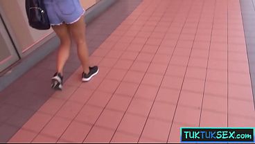 Gadis Thailand Amatir Digoda Di Tuk Tuk, Dibawa Ke Hotelnya Buat Main Ranjang