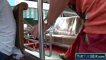 Ngemong Cewek Thailand Montok Diangkut Naik Tuk Tuk Buat Ngewe Bejat Sampe Puas