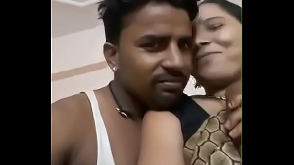 Desi Aunty Montok, Tekan-tekan Buah Dada Gede