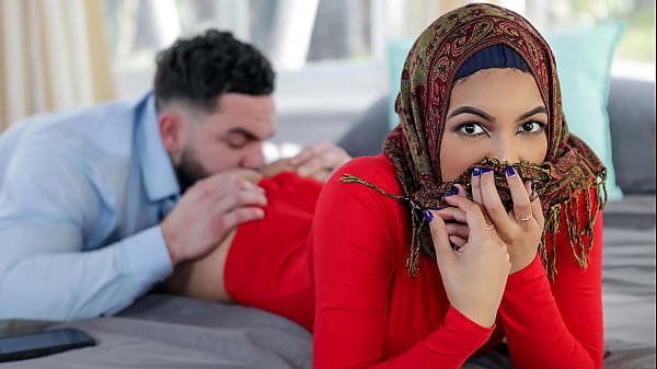 Stepbokep Ngajarin Step-sis Berjilbab Soal ‘kewajiban’ Sebelum Nikah – Hijab Panas