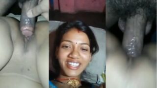 Beruntung Banget Si Cowok, Ngerobek-robek Memek Mulus Istri Orang Sampe Basah Kuyup.