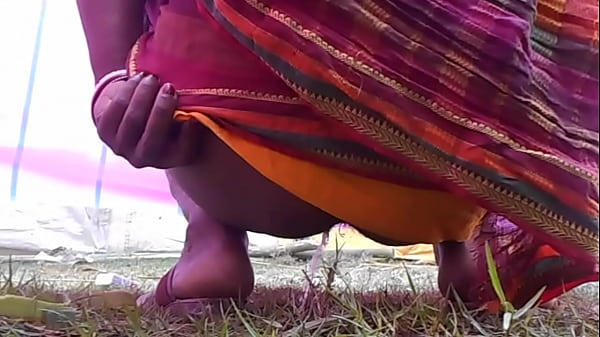 Desi Bulu Lebat Cewek Kencingin Memek Basah