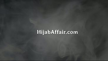 Gadis Arab Hr Digebrak Habis-habisan Sama Teman Kantor.