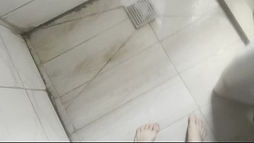 Aku Nemuin Dildo Di Kamar Ibu Tiri Arabku, Lalu Kasih Dia Cobain Kontol Asli.