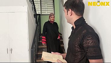 Arab Bhabhi Digebek Client Di Ranjang