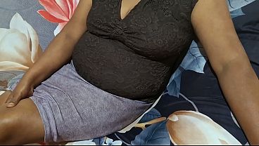 Ibu Tiri Asia Yang Lagi Horny Pas Liburan, Siap Digoda Di Mana Aja.