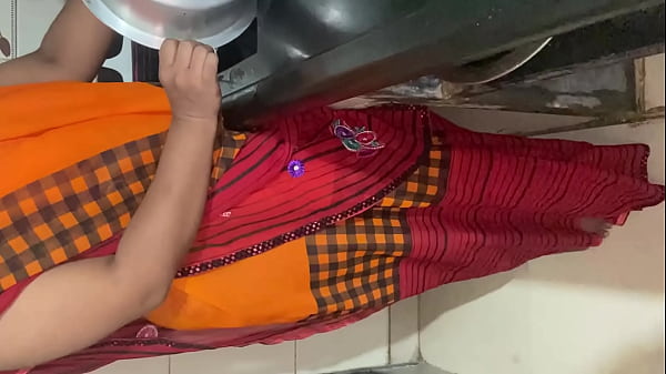 Bhabhi Ko Devar Ne Dapur Se Kamra Tak Bulakar Chod Diya, Hindi Sex Mms Viral, Voice Bhi Suno!